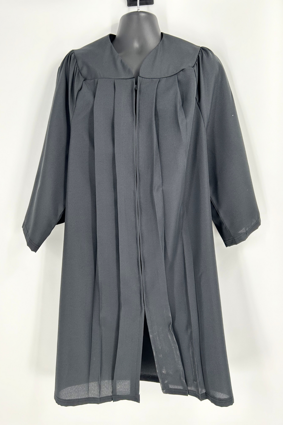 Undergraduate Graduation Robe & Hat – Reggie's Corner Rockford ...